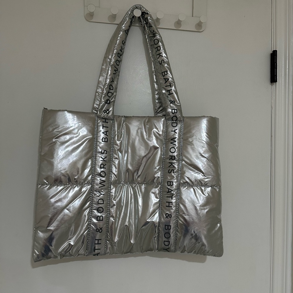 💥💥 Bath & Body Works Puffy Tote Bag ! 💥💥